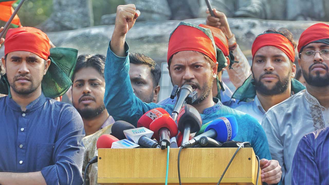 রাজধানীতে ছাত্রশিবিরের বিক্ষোভ: জুলাই গণহত্যার বিচার ও গণভোটের দাবি